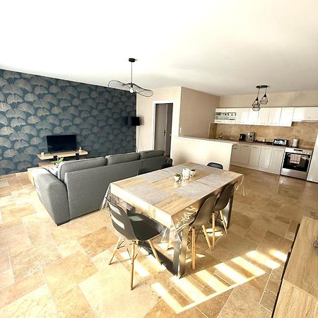 Apartament Le Petit Phuket Saint-Laurent-sur-Saone Zewnętrze zdjęcie
