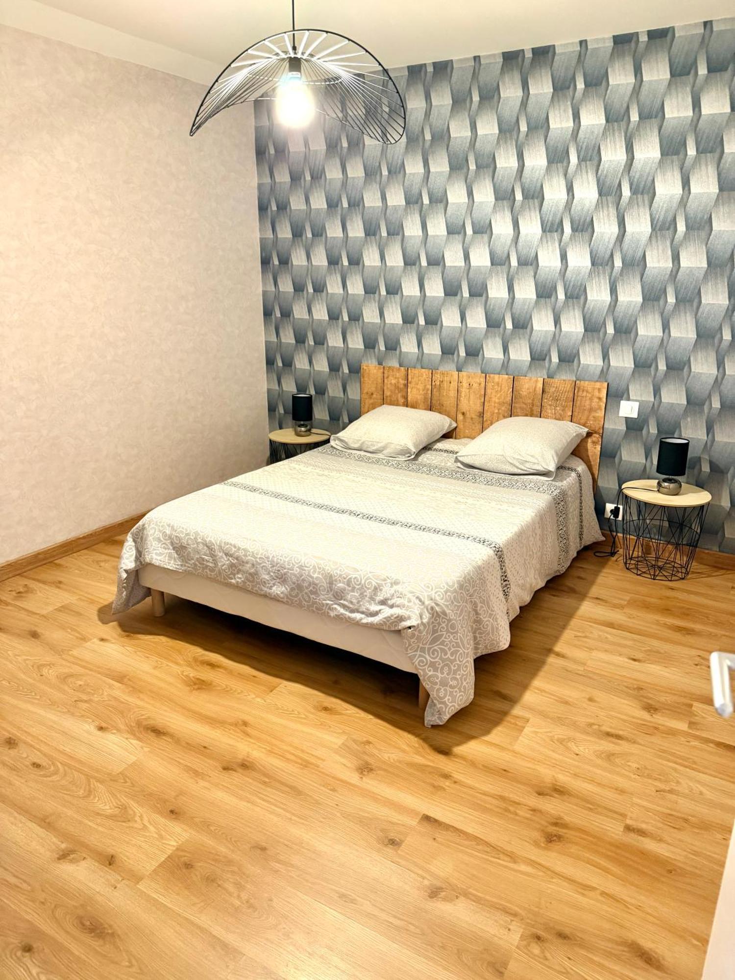Apartament Le Petit Phuket Saint-Laurent-sur-Saone Zewnętrze zdjęcie
